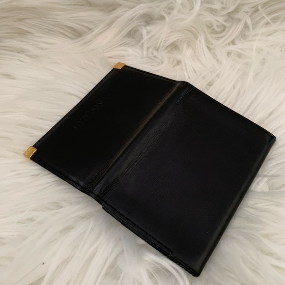 Yves Saint Laurent - Picture 7 of 7